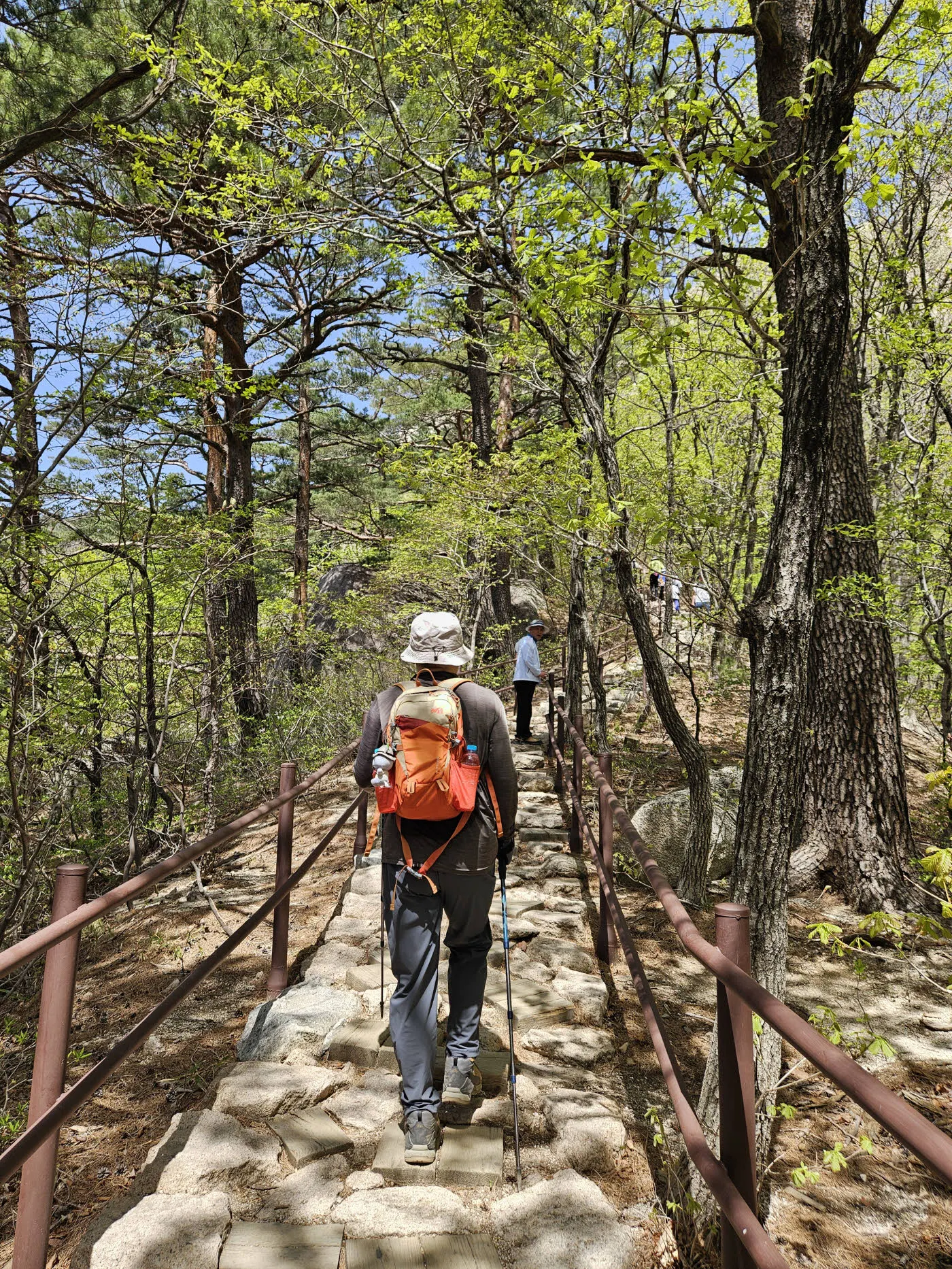흔들바위에서 울산바위 가는 등산로