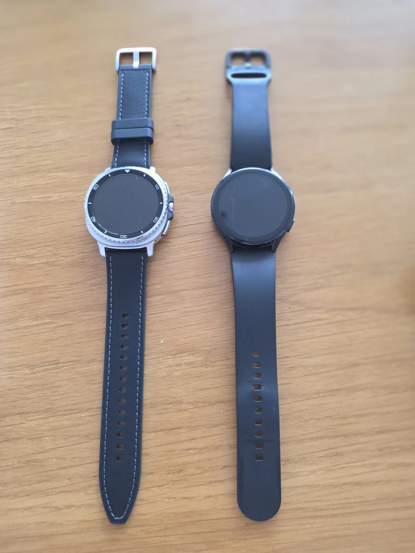Galaxy watch8 classic 과 watch 4의 비교