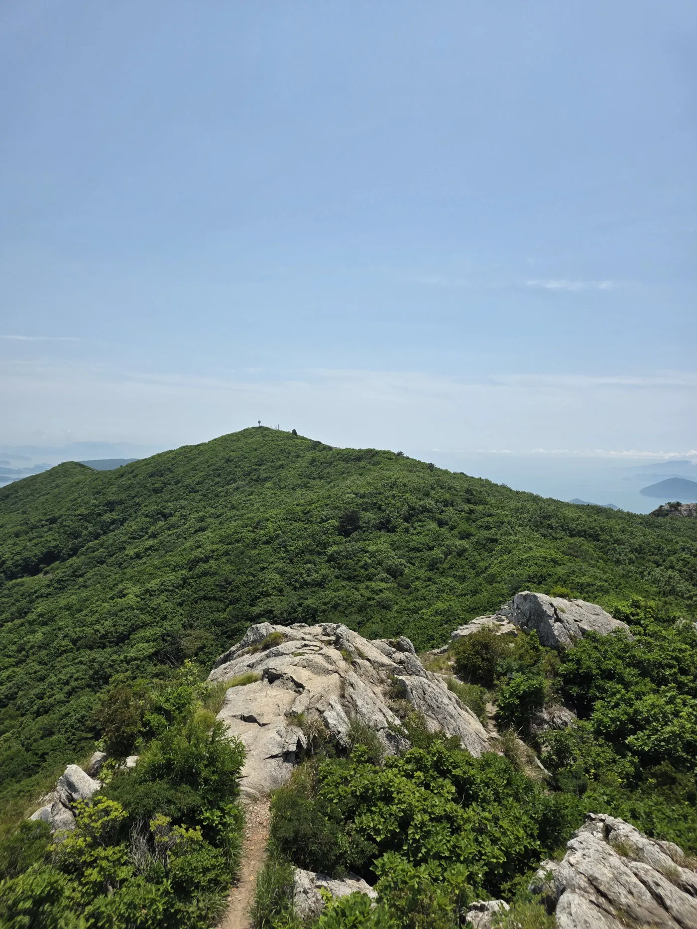 적취봉에서 바라본 팔영산 정상 (깃대봉)